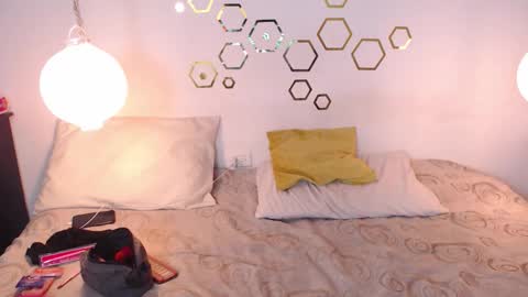 Adris  Juan online show from October 23, 2025, 1:49 am