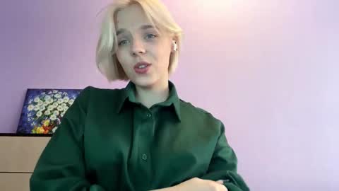 Scarlet online show from December 22, 2025, 5:59 am