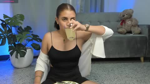 Snapshot of prvncessa_10 chatting on December 10, 2024, 3:52 am    INDEPENDENT MODEL online show from December 10, 2024, 3:52 am