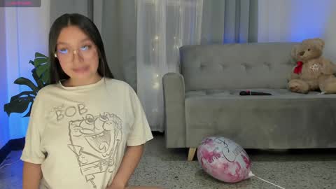 Snapshot of prvncessa_10 chatting on December 14, 2024, 6:35 am    INDEPENDENT MODEL online show from December 14, 2024, 6:35 am