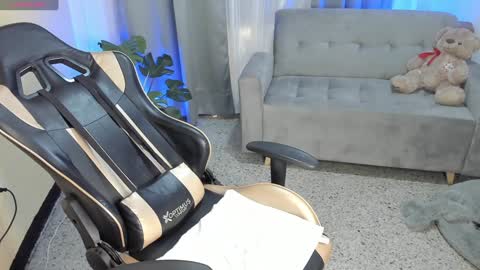 Snapshot of prvncessa_10 chatting on December 25, 2024, 12:05 pm    INDEPENDENT MODEL online show from December 25, 2024, 12:05 pm