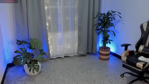 Snapshot of prvncessa_10 chatting on February 7, 2025, 11:12 am    INDEPENDENT MODEL online show from February 7, 2025, 11:12 am