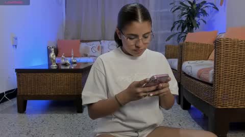 Snapshot of prvncessa_10 chatting on March 4, 2025, 4:38 am    INDEPENDENT MODEL online show from March 4, 2025, 4:38 am