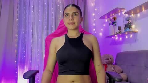    INDEPENDENT MODEL online show from February 1, 2026, 4:33 am