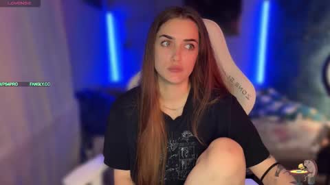 Queen of Pain online show from November 30, 2025, 4:49 am