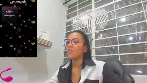 Snapshot of psique_naughty2 chatting on February 17, 2025, 12:16 pm psique_naughty2 online show from February 17, 2025, 12:16 pm