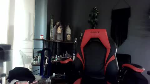 Krystle online show from September 23, 2025, 1:36 pm