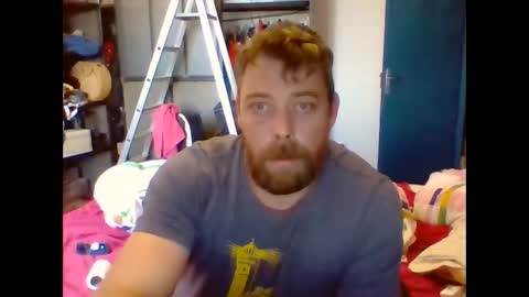 pug2222 online show from December 4, 2024, 3:43 pm