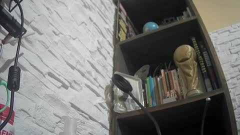 puky_mza online show from December 19, 2024, 5:18 am