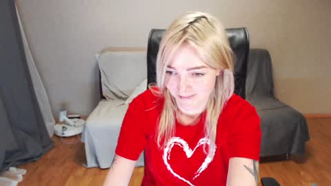 Snapshot of puma_ma chatting on December 19, 2024, 2:57 pm Polly online show from December 19, 2024, 2:57 pm