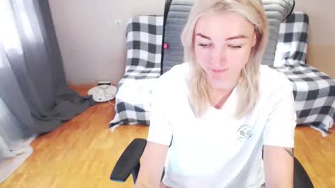 Snapshot of puma_ma chatting on September 16, 2025, 4:46 am Polly online show from September 16, 2025, 4:46 am