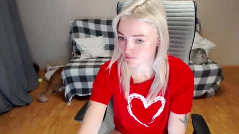 Snapshot of puma_ma chatting on February 12, 2026, 3:23 am Polly online show from February 12, 2026, 3:23 am