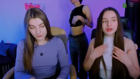 Ask me3 online show from November 13, 2025, 9:41 am