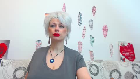 Snapshot of pure_seduce_wow chatting on February 12, 2026, 4:07 am Goldie online show from February 12, 2026, 4:07 am