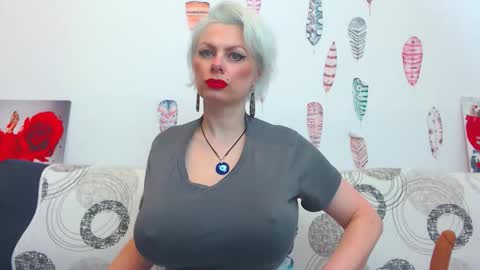 Snapshot of pure_seduce_wow chatting on February 16, 2026, 12:40 am Goldie online show from February 16, 2026, 12:40 am