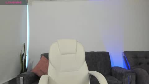 Daphne 3 online show from March 29, 2026, 5:13 pm