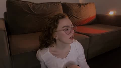 Marie online show from February 6, 2025, 11:37 pm