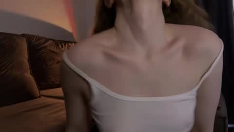 Marie online show from March 8, 2025, 12:20 pm