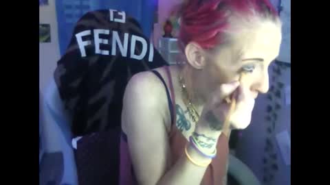 Purple2StayThnxxx online show from November 10, 2025, 3:44 pm