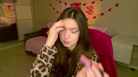 Bella online show from November 27, 2025, 5:42 am