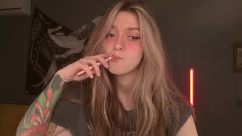 Bella online show from April 18, 2026, 8:18 am