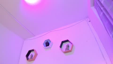 Anna  online show from November 28, 2025, 4:15 am