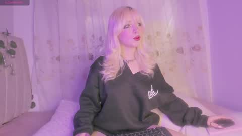 Snapshot of purplelilith3 chatting on October 7, 2025, 12:24 pm Purple Lilith online show from October 7, 2025, 12:24 pm