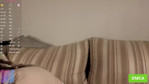 Sophie  Fav patterns 99199444press my buttons  see what happens  online show from October 28, 2025, 5:33 am