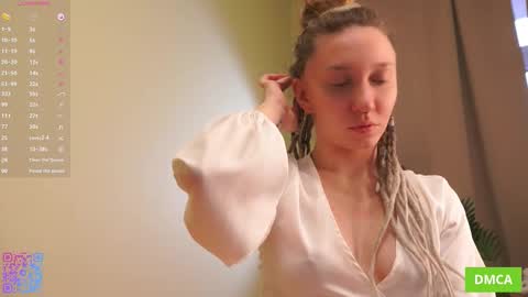 Sophie  Fav patterns 99199444press my buttons  see what happens  online show from November 3, 2025, 5:31 am