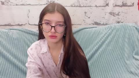 pussykatt_girl online show from February 1, 2025, 1:44 am