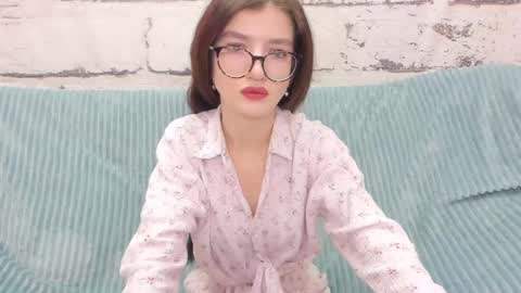 pussykatt_girl online show from February 4, 2025, 1:34 am