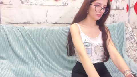 pussykatt_girl online show from February 6, 2025, 2:37 pm