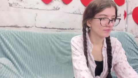 pussykatt_girl online show from March 6, 2025, 1:37 am