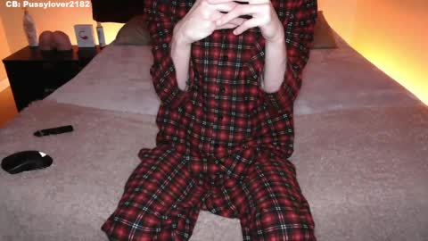 Snapshot of pussylover2182 chatting on October 2, 2025, 3:13 am pussylover2182 online show from October 2, 2025, 3:13 am