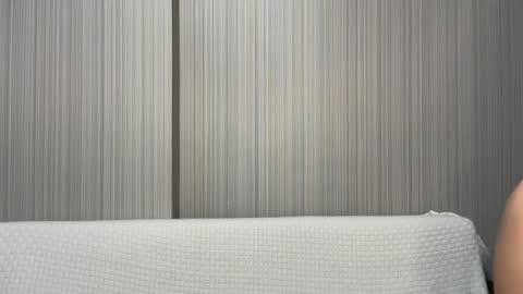 Lina online show from November 6, 2025, 8:10 pm