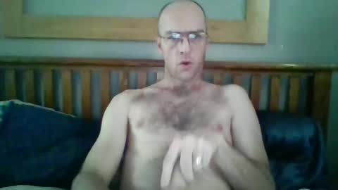 q2phq2ph online show from December 3, 2025, 9:02 pm