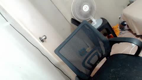 Snapshot of qn_jeshelle chatting on January 29, 2025, 3:04 pm SimplePetite Astrid28 online show from January 29, 2025, 3:04 pm