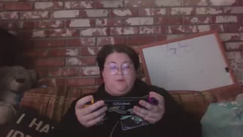 Snapshot of qtbisuccubi chatting on December 18, 2025, 4:35 pm Br4tty Bunny online show from December 18, 2025, 4:35 pm