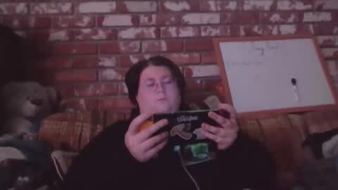 Snapshot of qtbisuccubi chatting on January 16, 2026, 4:33 pm Br4tty Bunny online show from January 16, 2026, 4:33 pm