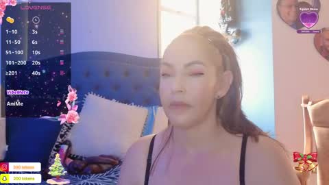 Snapshot of qu33nandh3rk1ng chatting on December 13, 2024, 8:15 pm Queen And King online show from December 13, 2024, 8:15 pm