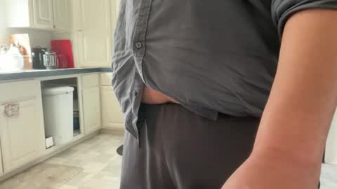 qualitative online show from October 14, 2025, 9:04 pm