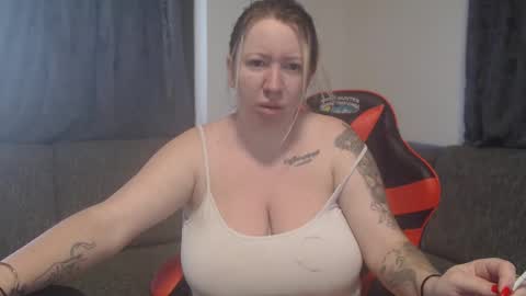 Hellene online show from April 8, 2026, 4:01 am