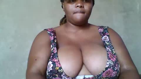 queen2302 online show from March 10, 2026, 6:51 am