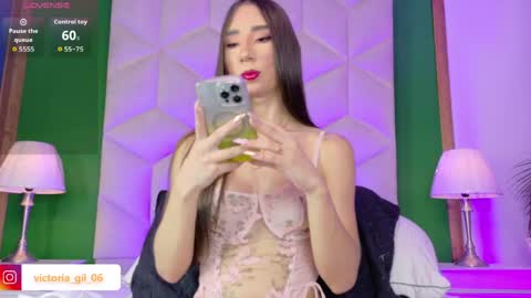 Queen Violet online show from May 12, 2026, 7:55 pm