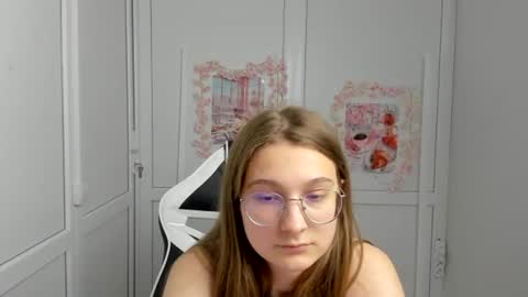 Amelie online show from June 18, 2026, 9:14 am