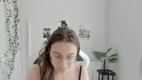 Amelie online show from June 26, 2026, 8:30 am