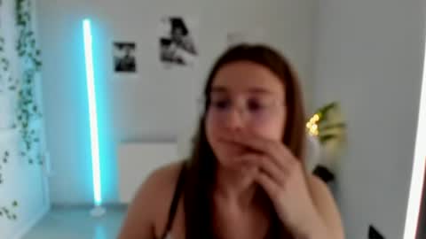 Amelie online show from July 12, 2026, 7:43 am