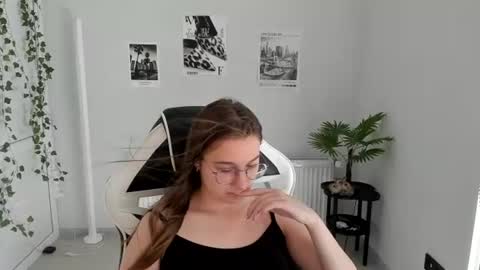 Amelie online show from July 17, 2026, 7:04 am