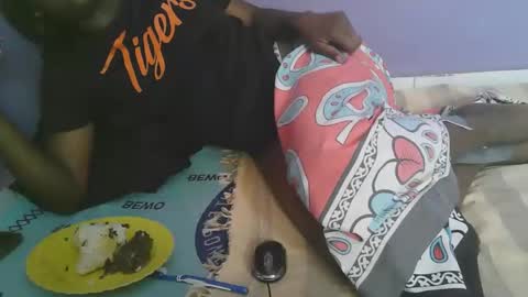 Snapshot of queen_berry1 chatting on September 18, 2025, 7:43 am queen_berry1 online show from September 18, 2025, 7:43 am