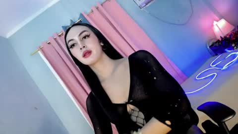 queen_danaya online show from July 5, 2026, 8:05 pm